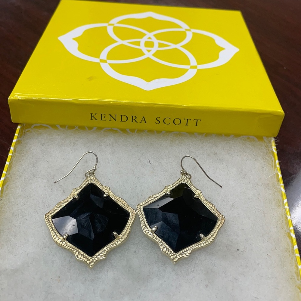 Kendra Scott earrings black